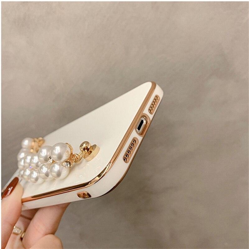 Clear Case With Phone Charm | Pearl charms, Iphone cases cute, Wrist strap